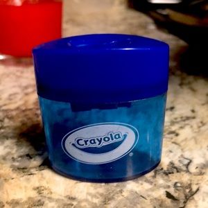Crayola sharpener 1$